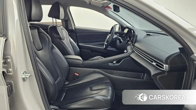 Hyundai Avante (CN7) 2022 Серебристо-серый из Кореи, фото 2