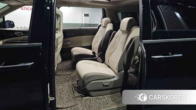 Kia The New Carnival 4th Generation 2024 Черный из Кореи, фото 2