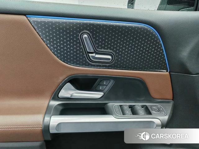 Mercedes-Benz GLB 2025 Черный из Китая, фото 2