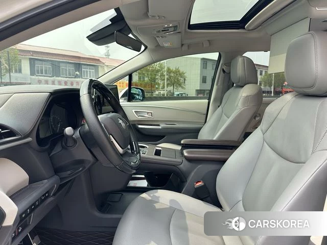 Toyota Granvia 2024 Белый из Китая, фото 2