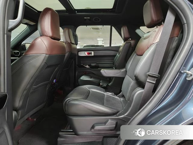 Ford Explorer 6th Generation 2022 Небесно-голубой из Кореи, фото 2
