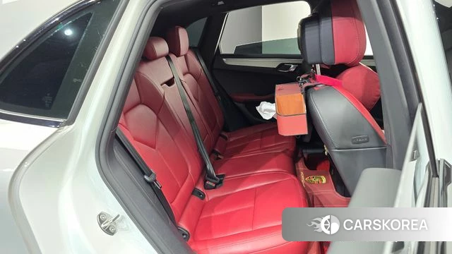 Porsche Macan 2023 Серебристо-серый из Кореи, фото 2
