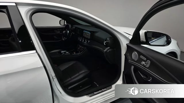 Mercedes-Benz E-Class W213 2020 Белый из Кореи, фото 2