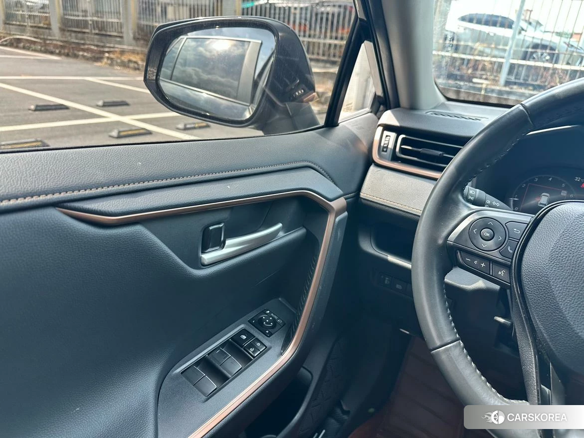 Toyota Wildlander 2024 Черный из Китая, фото 2
