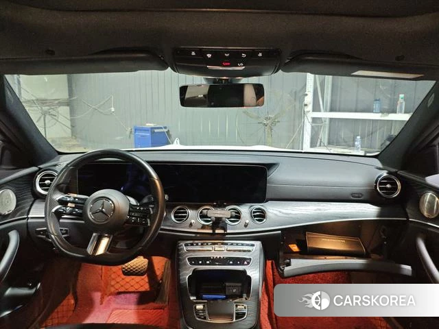 Mercedes-Benz E-Class 2021 Белый из Китая, фото 2