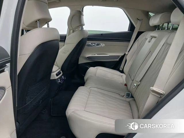 Genesis GV70 2023 Белый из Кореи, фото 2