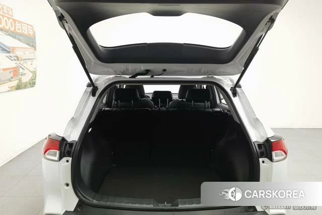 Toyota Corolla 2024 Белый из Китая, фото 2