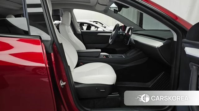 Tesla Model Y 2024 Красный из Кореи, фото 2