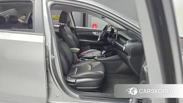 Kia The New K3 2nd generation 2021 Серый из Кореи, фото 2