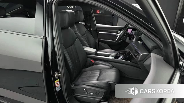 Audi e-Tron 2021 Черный из Кореи, фото 2