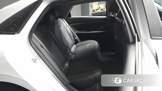 Hyundai The New Avante (CN7) 2023 Белый из Кореи, фото 2