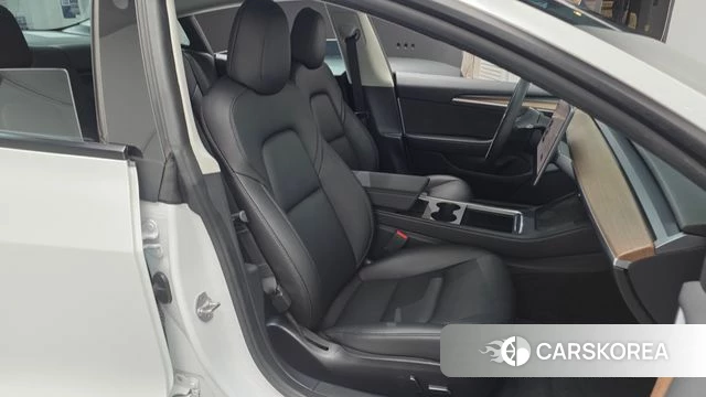 Tesla Model 3 2022 Белый из Кореи, фото 2