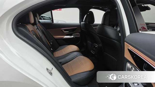 Mercedes-Benz E-Class W214 2025 Белый из Кореи, фото 2