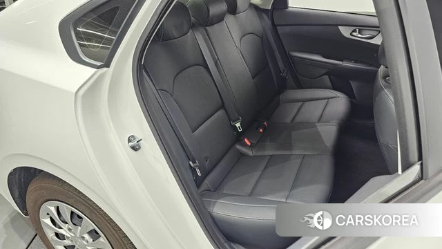 Kia The New K3 2nd generation 2024 Белый из Кореи, фото 2