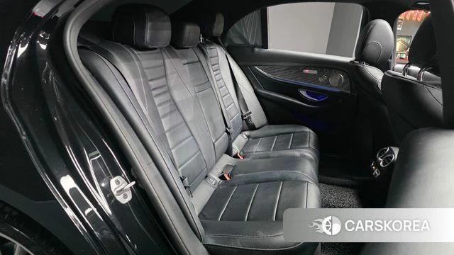 Mercedes-Benz E-Class W213 2022 Черный из Кореи, фото 2