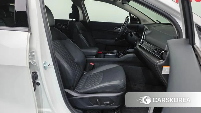 Kia Sportage 5th Generation Hybrid 2023 Белый из Кореи, фото 2