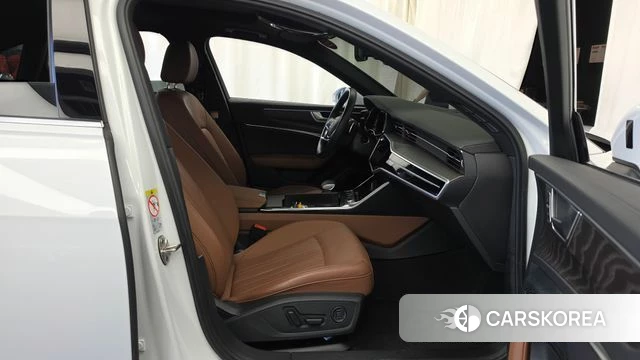 Audi A6 (C8) 2023 Белый из Кореи, фото 2