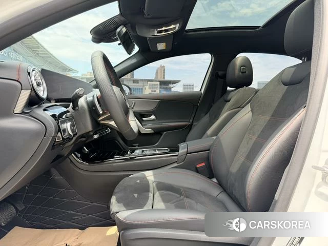 Mercedes-Benz A-Class 2025 Белый из Китая, фото 2