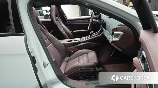 Porsche Panamera (971) 2022 Белый из Кореи, фото 2