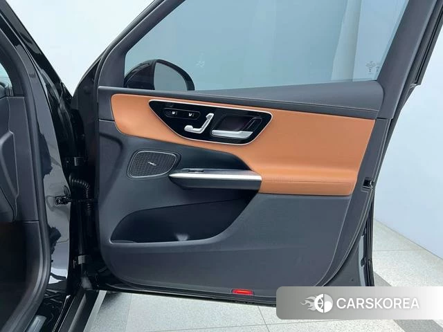 Mercedes-Benz GLC 2025 Черный из Китая, фото 2