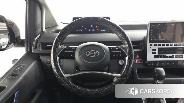 Hyundai Staria 2023 Белый из Кореи, фото 2