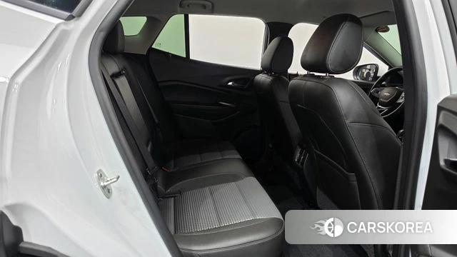 Chevrolet (GM Daewoo) Trax Crossover 2024 Белый из Кореи, фото 2