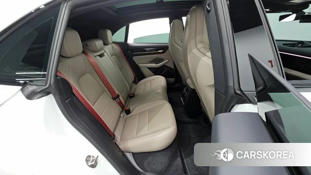 Porsche Makan EV 2025 Белый из Кореи, фото 2