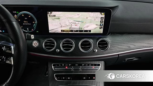 Mercedes-Benz E-Class W213 2022 Белый из Кореи, фото 2