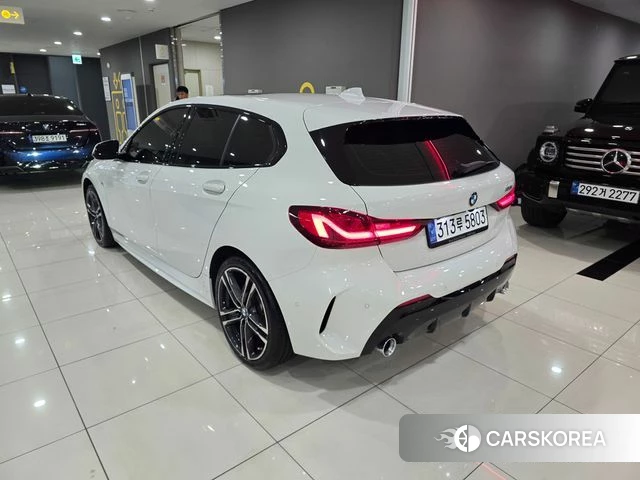 BMW 1 Series (F40) 2022 Белый из Кореи, фото 2