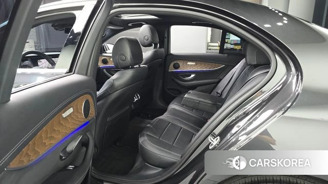 Mercedes-Benz E-Class W213 2021 Серый из Кореи, фото 2