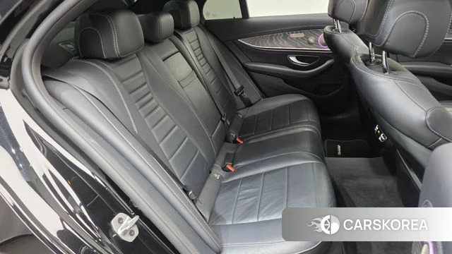 Mercedes-Benz E-Class W213 2023 Черный из Кореи, фото 2