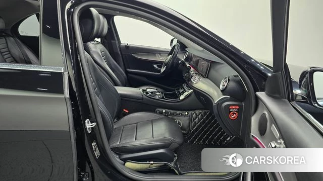 Mercedes-Benz E-Class W213 2018 Черный из Кореи, фото 2
