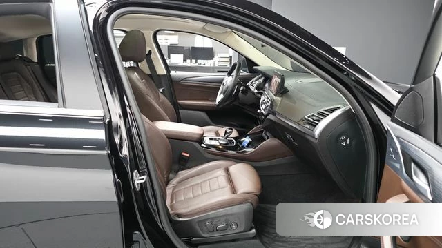 BMW X4 (G02) 2025 Черный из Кореи, фото 2