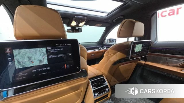 BMW 7 Series (G11) 2022 Серебристо-серый из Кореи, фото 2