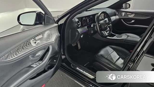 Mercedes-Benz E-Class W213 2021 Черный из Кореи, фото 2
