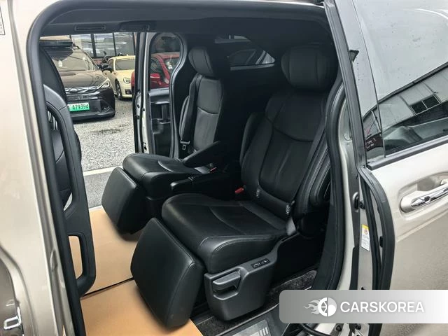 Toyota Sienna 2023 Шампань из Китая, фото 2