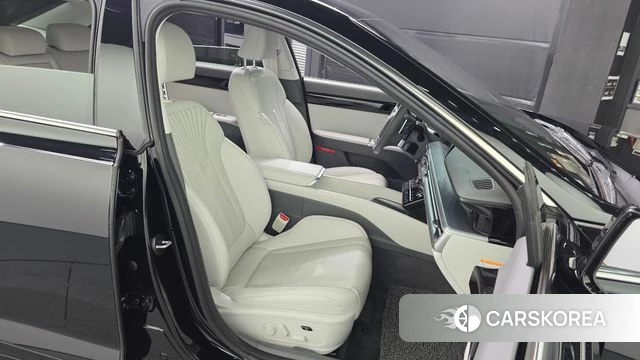 Hyundai Grandeur Hybrid (GN7) 2023 Черный из Кореи, фото 2
