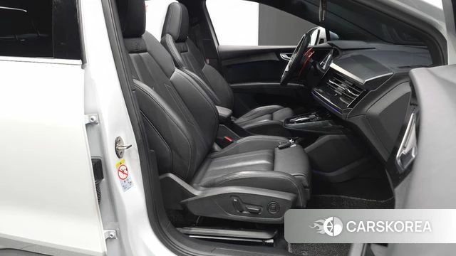 Audi Q4 e-Tron (F4) 2023 Белый из Кореи, фото 2