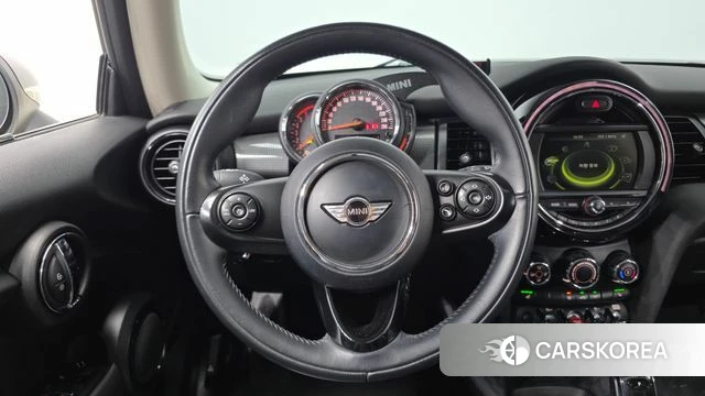 Mini Cooper D 2018 Жемчужный цвет из Кореи, фото 2