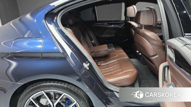 BMW 5 Series (G30) 2022 Черный из Кореи, фото 2