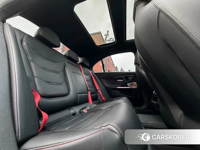 Mercedes-Benz AMG C-Class 2024 Серебристо-серый из Китая, фото 2