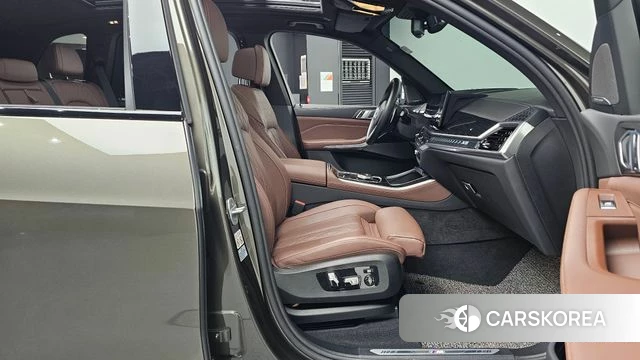 BMW X5 (G05) 2023 Коричневый из Кореи, фото 2