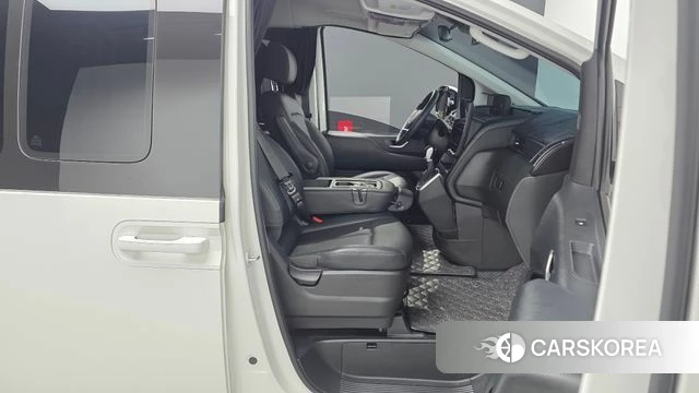 Hyundai Staria 2025 Белый из Кореи, фото 2