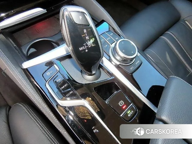 BMW 5 Series (G30) 2022 Серый из Кореи, фото 2