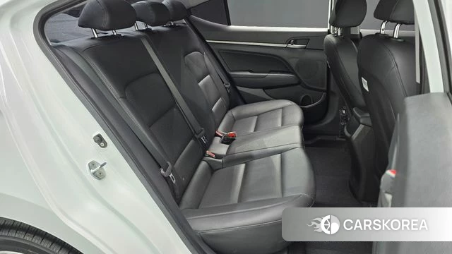 Hyundai Avante AD 2018 Белый из Кореи, фото 2
