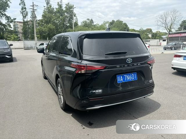 Toyota Sienna 2022 Черный из Китая, фото 2