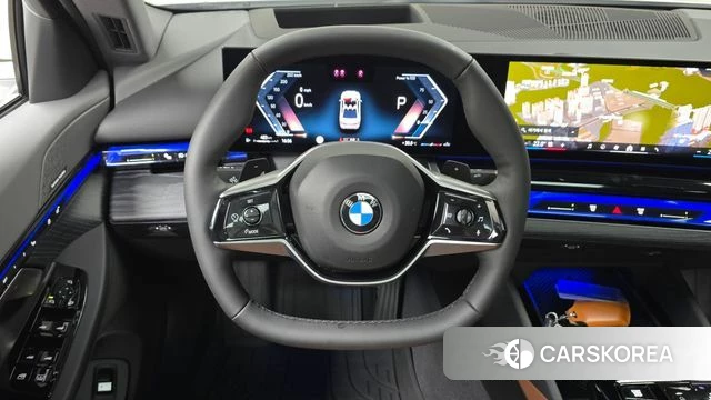 BMW 5 Series (G60) 2025 Белый из Кореи, фото 2