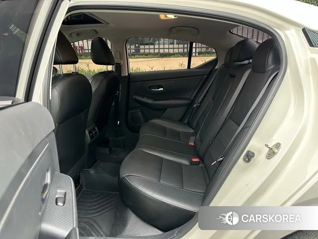 Nissan Sylphy 2023 Белый из Китая, фото 2