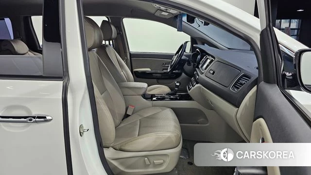 Kia The New Carnival 2019 Белый из Кореи, фото 2