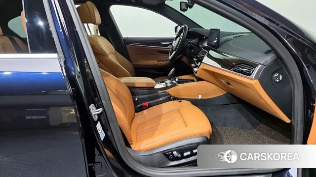 BMW 5 Series (G30) 2020 Синий из Кореи, фото 2